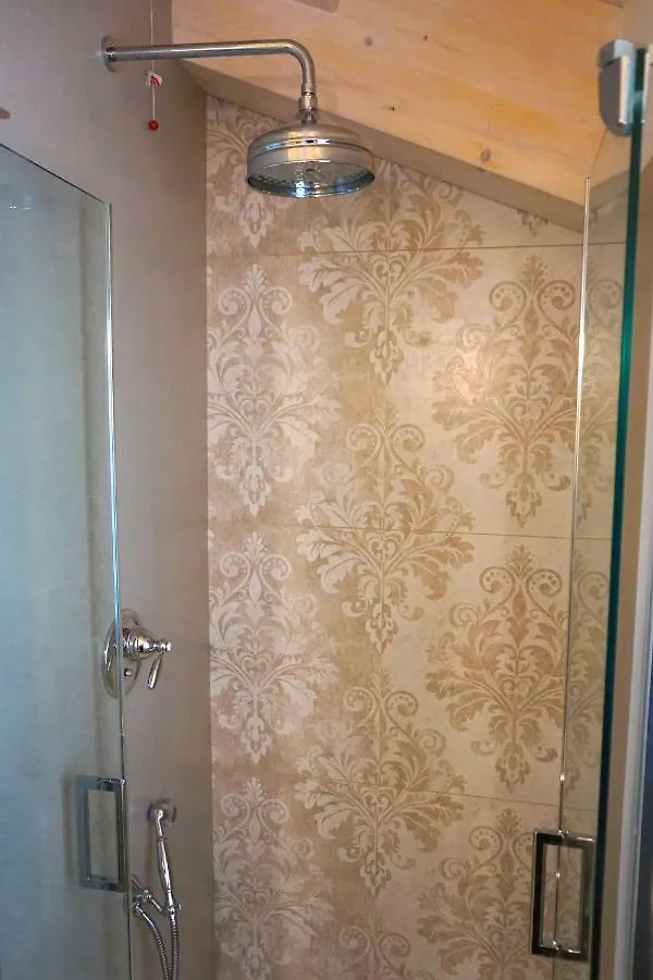 Interno 2 Este Centro Italia